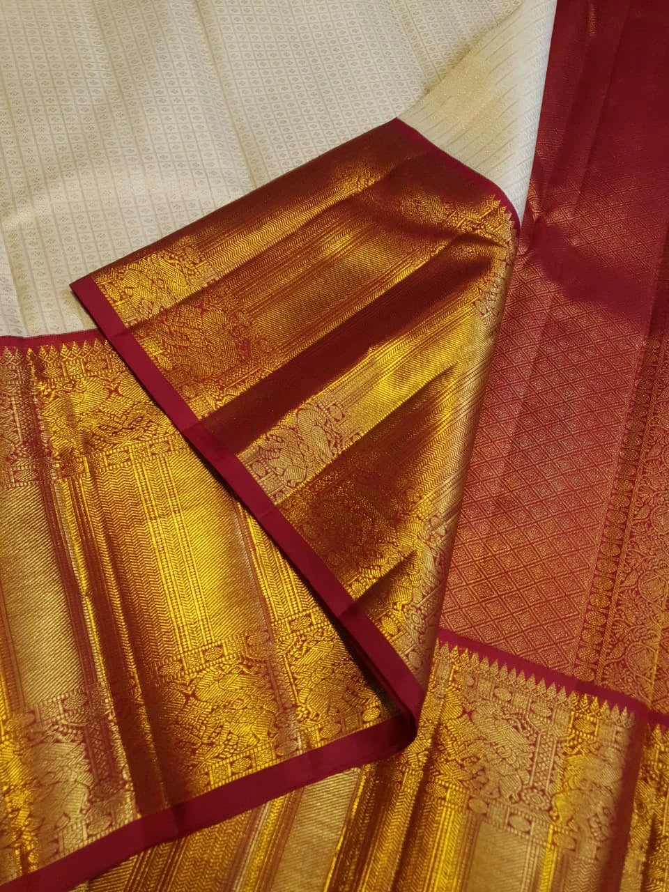 2G Pure Korvai Kanjivaram Silk Saree in Cream with Red Contrast Border & Rich Gold Zari Peacock Design | Prahla Silks
