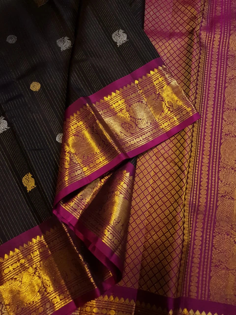 2G Pure Black Korvai Kanjivaram Silk Saree with Magenta Border | Silk Mark Certified
