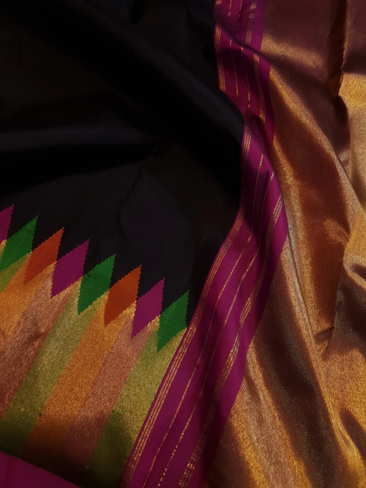 2G Black Kanjivaram Silk Saree with Multicolour Zari Border