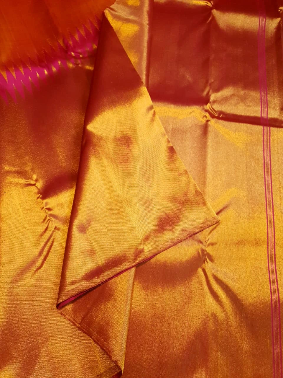 2G Pure Kanjivaram Silk Saree in Bright Orange with Rich Gold Zari Pallu & Traditional Magenta Zig-Zag Border | Silkmark Certified