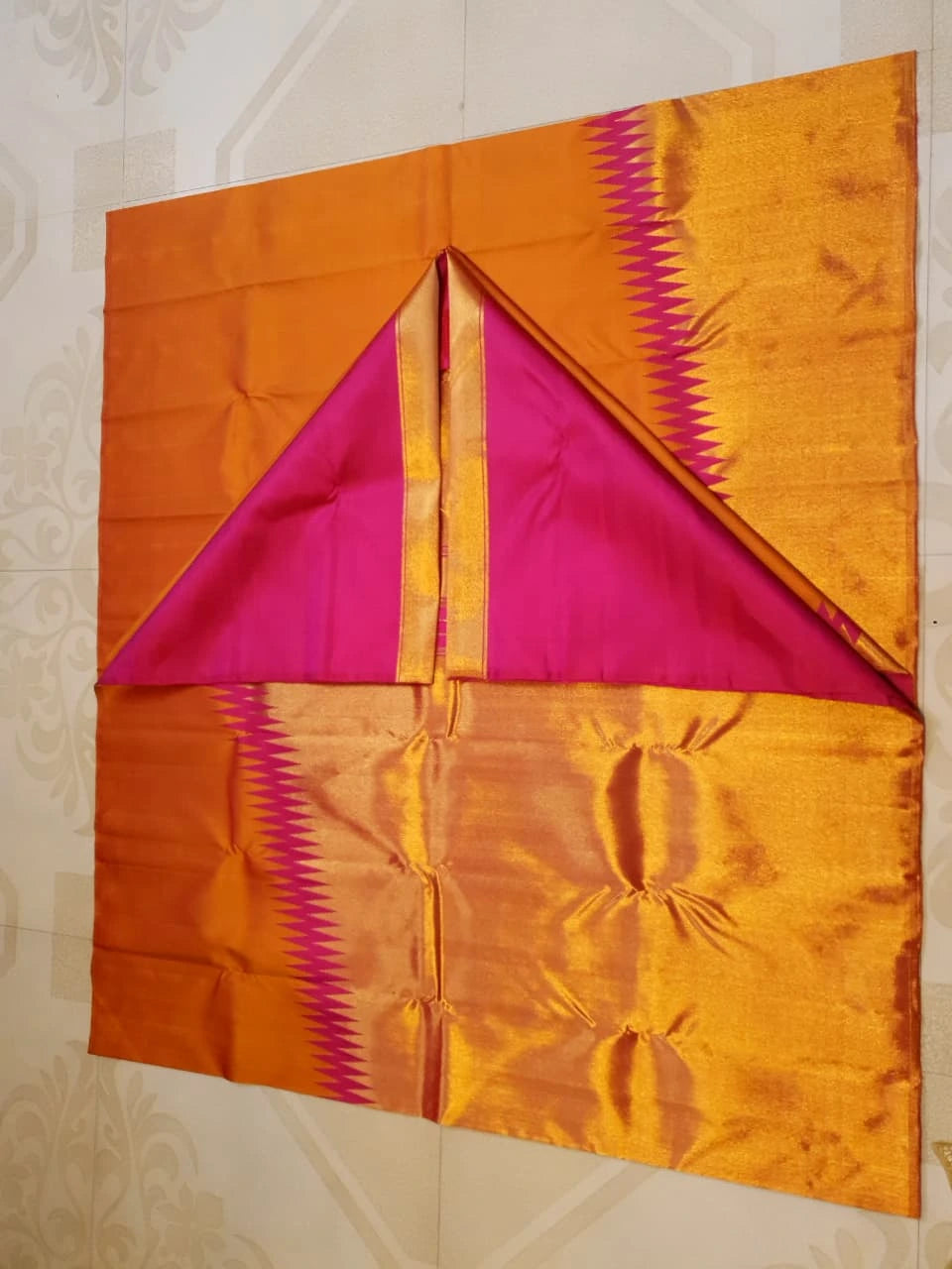 2G Pure Kanjivaram Silk Saree in Bright Orange with Rich Gold Zari Pallu & Traditional Magenta Zig-Zag Border | Silkmark Certified