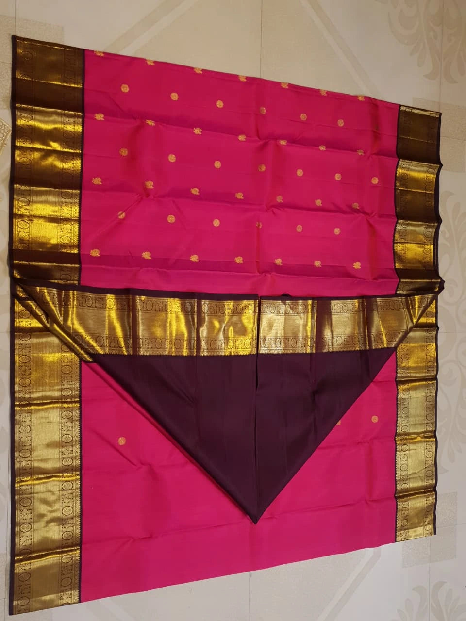 2G Pure Korvai Kanjivaram Silk Saree in Rani Pink with Brown Antique Gold Zari Peacock Butta Border and Buttas | Silkmark Certified