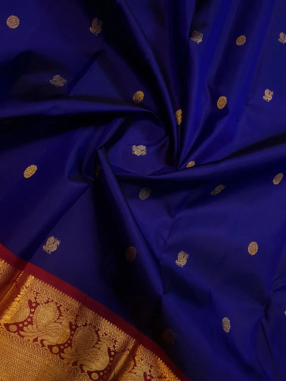 2G Pure Korvai Kanjivaram Silk Saree in Royal Blue with Red Traditional Gold Zari Peacock Border and Buttas | Silkmark Certified