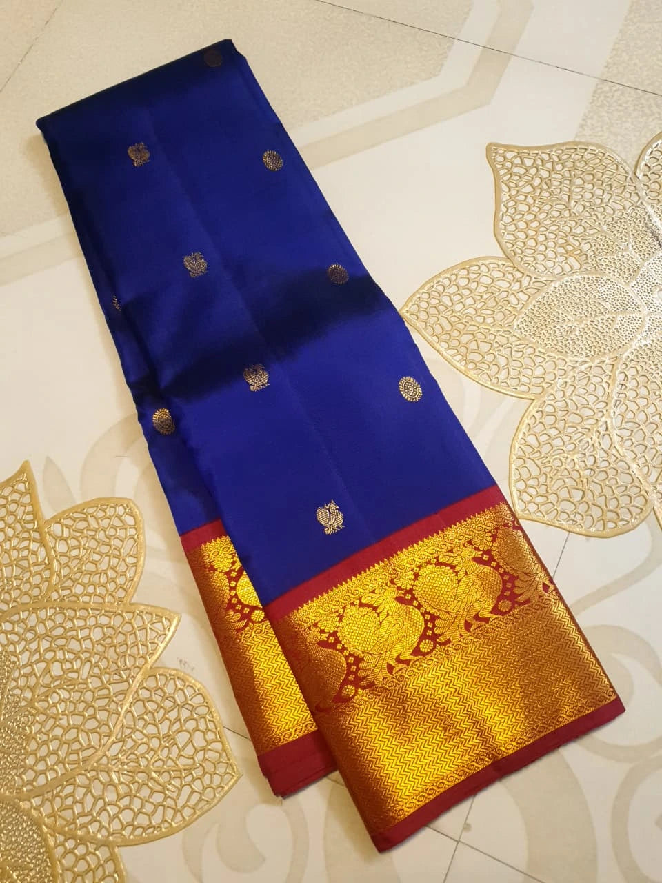 2G Pure Korvai Kanjivaram Silk Saree in Royal Blue with Red Traditional Gold Zari Peacock Border and Buttas | Silkmark Certified