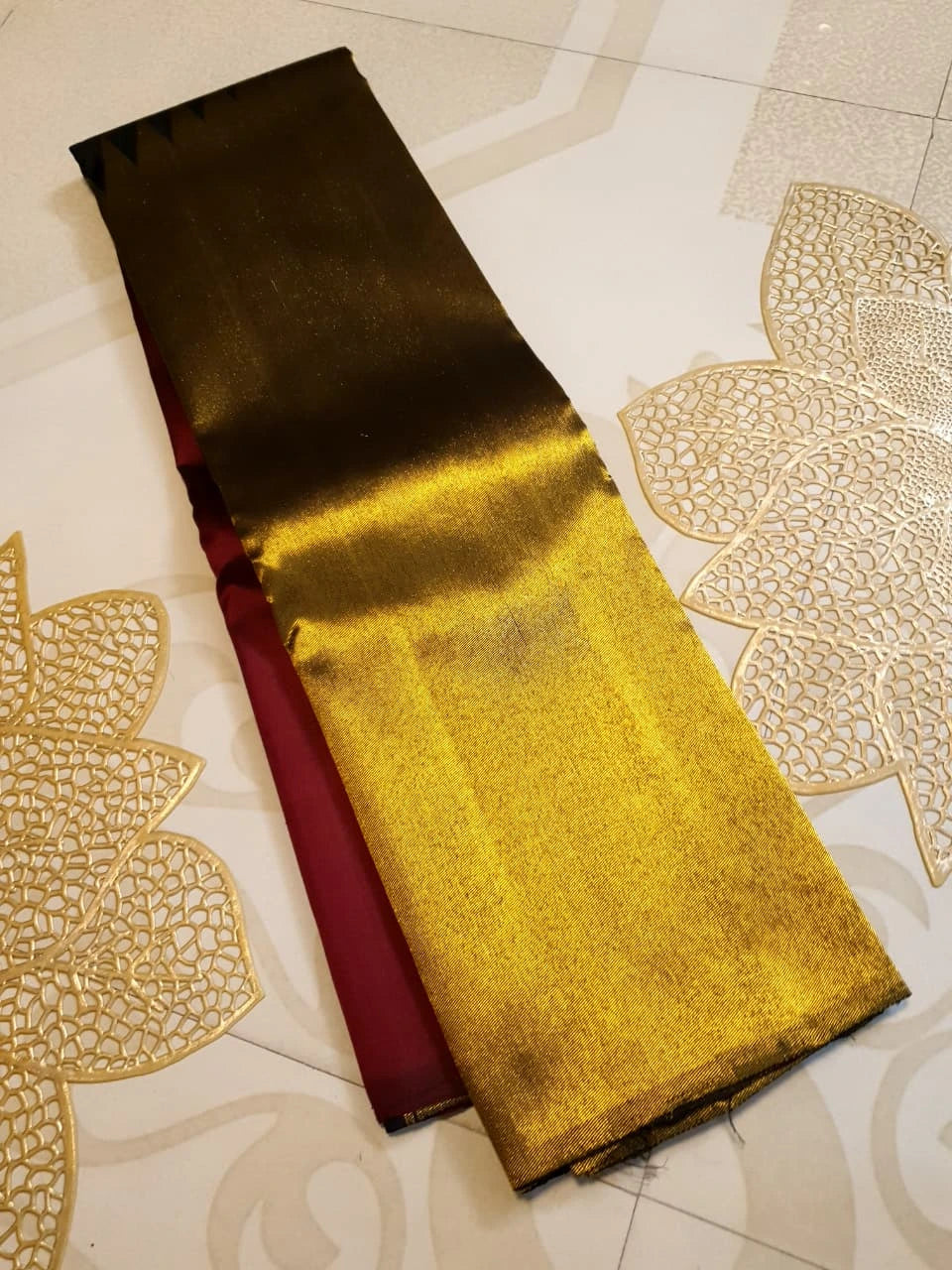 8 Kol Pure Kanjivaram Silk Saree in Deep Maroon with Rich Gold Zari Pallu and Traditional Korvai Triangle Border | Silkmark Certified