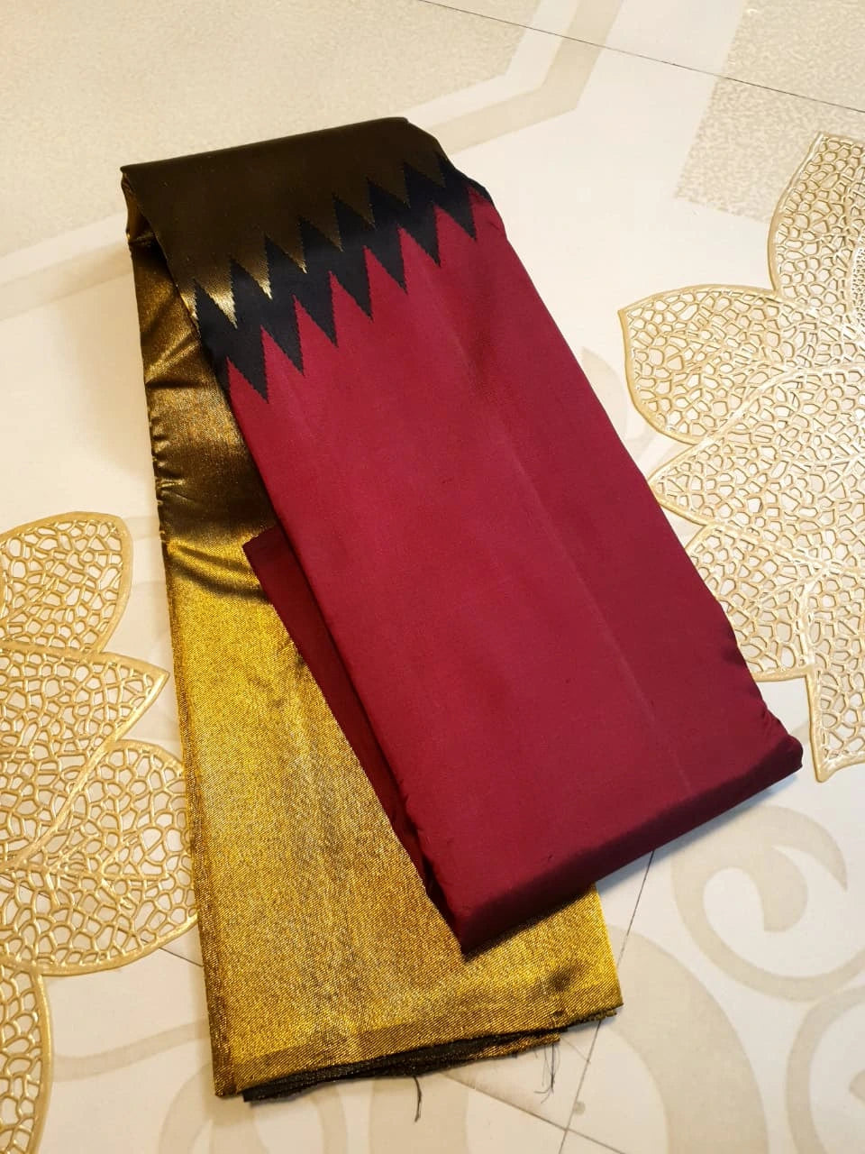 8 Kol Pure Kanjivaram Silk Saree in Deep Maroon with Rich Gold Zari Pallu and Traditional Korvai Triangle Border | Silkmark Certified