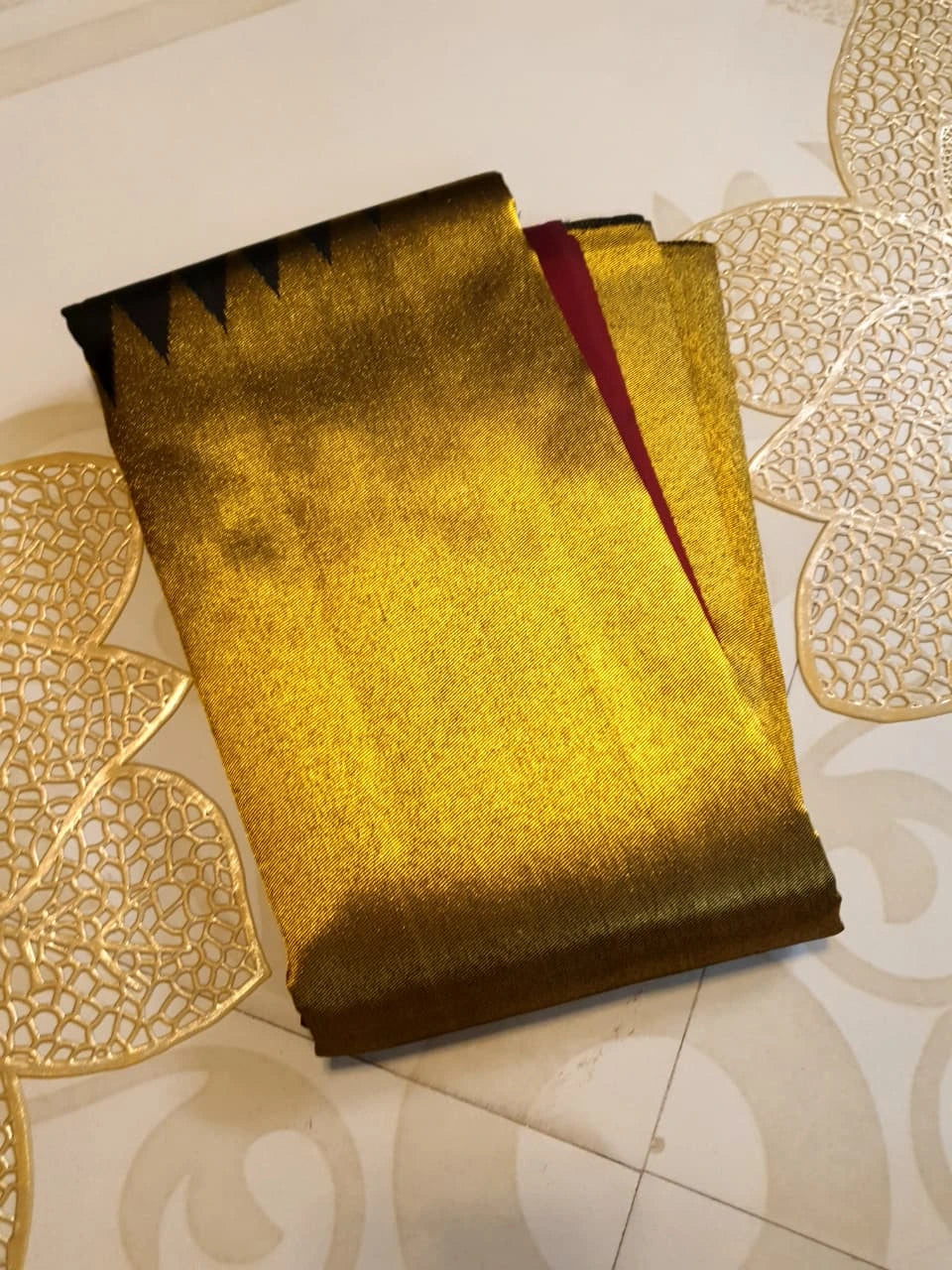 8 Kol Pure Kanjivaram Silk Saree in Deep Maroon with Rich Gold Zari Pallu and Traditional Korvai Triangle Border | Silkmark Certified