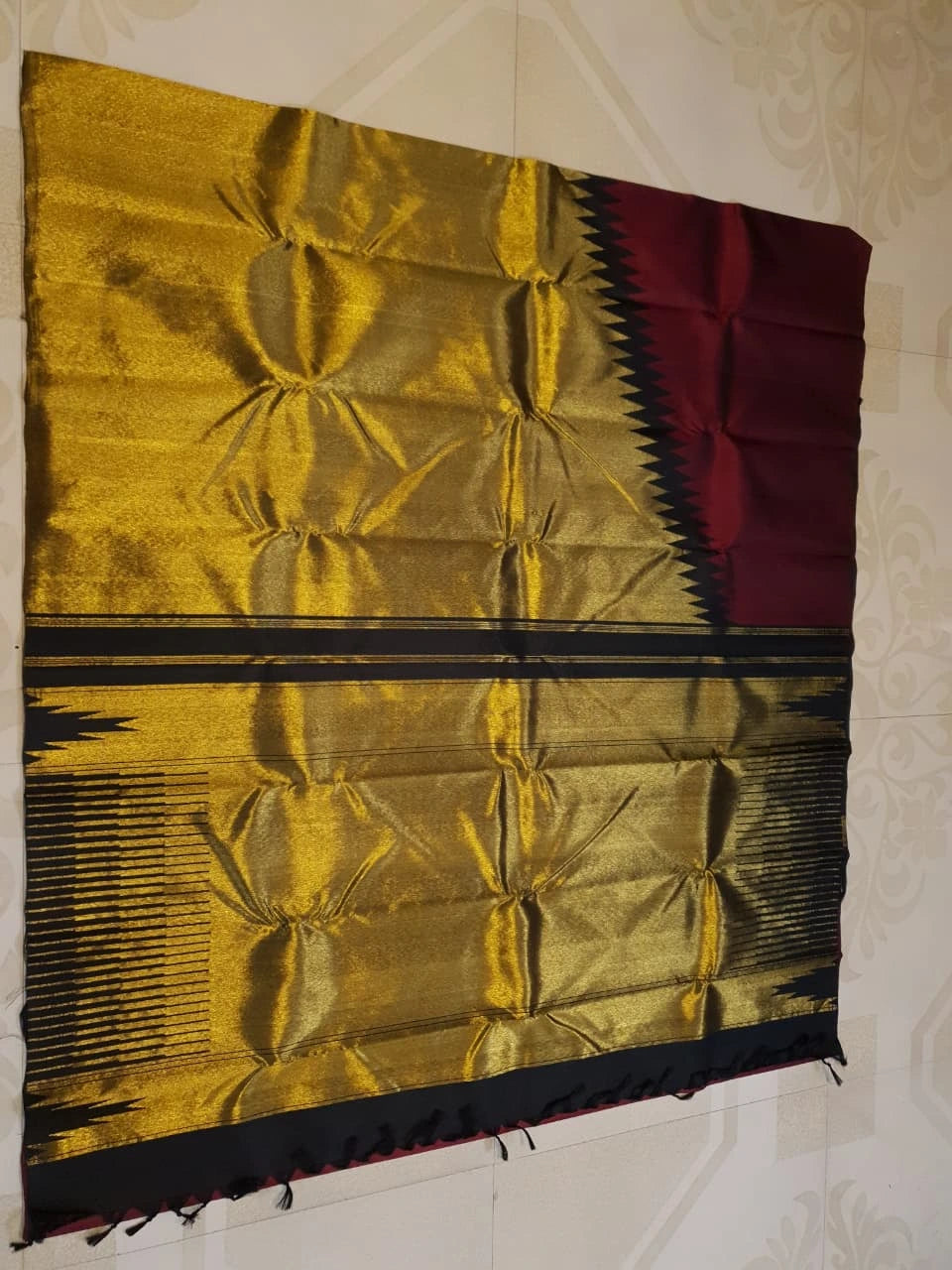 8 Kol Pure Kanjivaram Silk Saree in Deep Maroon with Rich Gold Zari Pallu and Traditional Korvai Triangle Border | Silkmark Certified