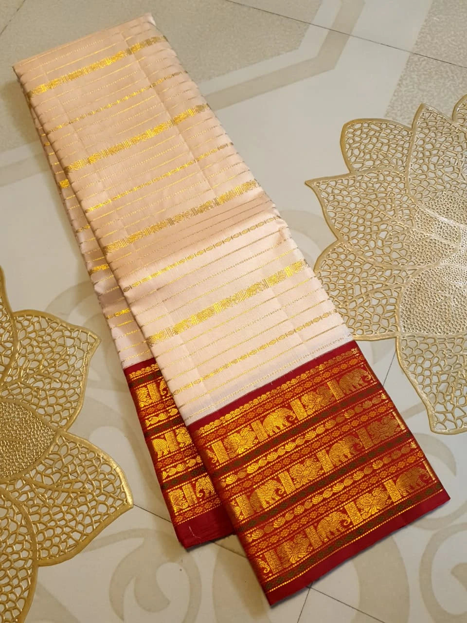 2G Pure Korvai Kanjivaram Silk Saree in Peach Cream with Maroon Contrast Elephant Zari Border | Silkmark Certified