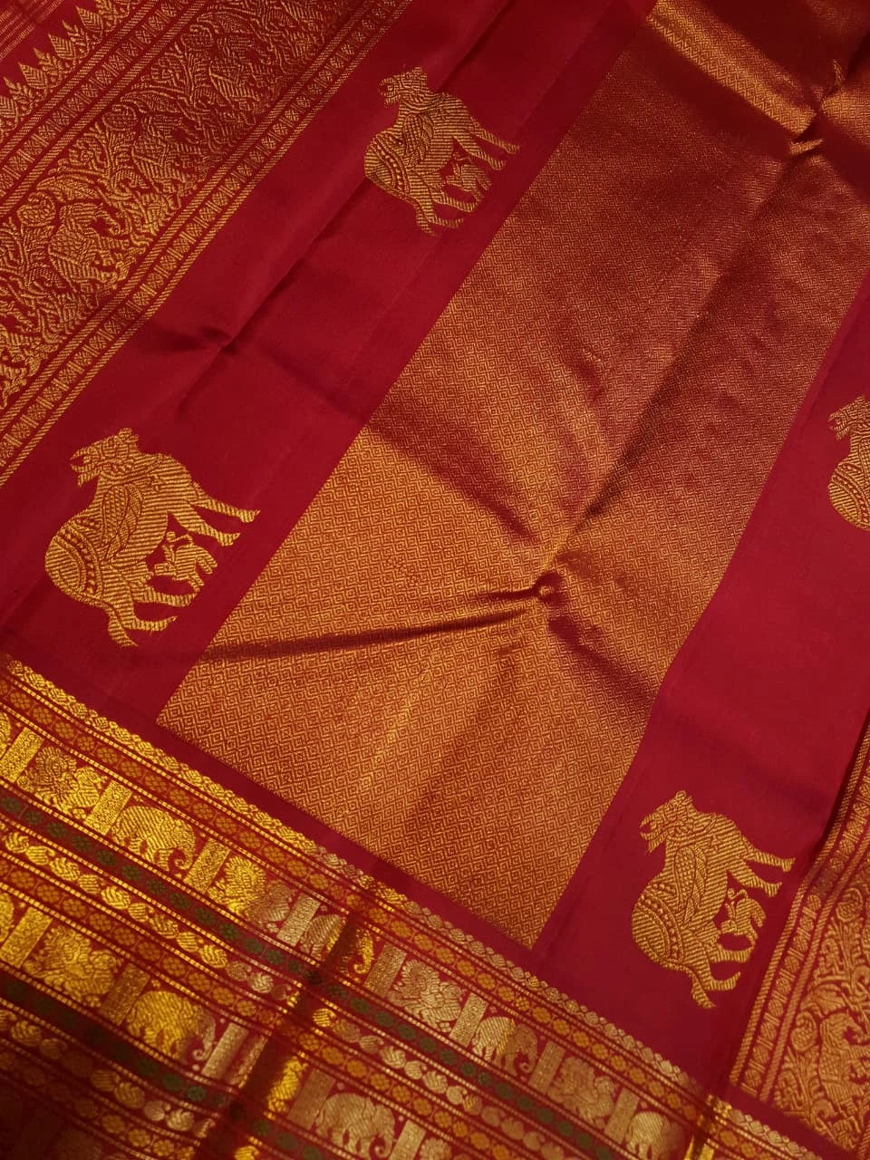 2G Pure Korvai Kanjivaram Silk Saree in Peach Cream with Maroon Contrast Elephant Zari Border | Silkmark Certified