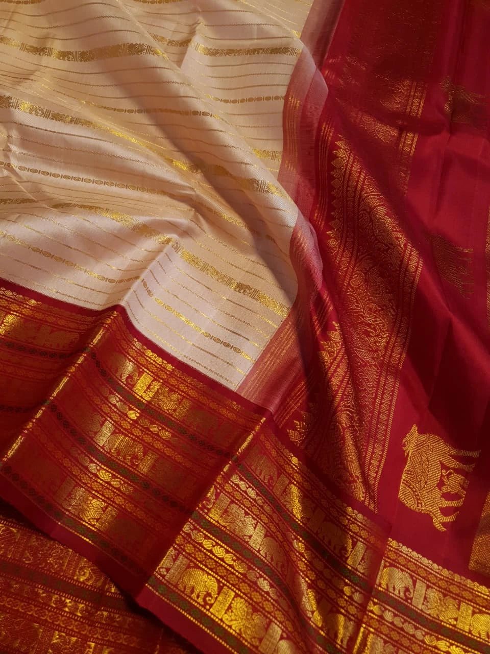 2G Pure Korvai Kanjivaram Silk Saree in Peach Cream with Maroon Contrast Elephant Zari Border | Silkmark Certified