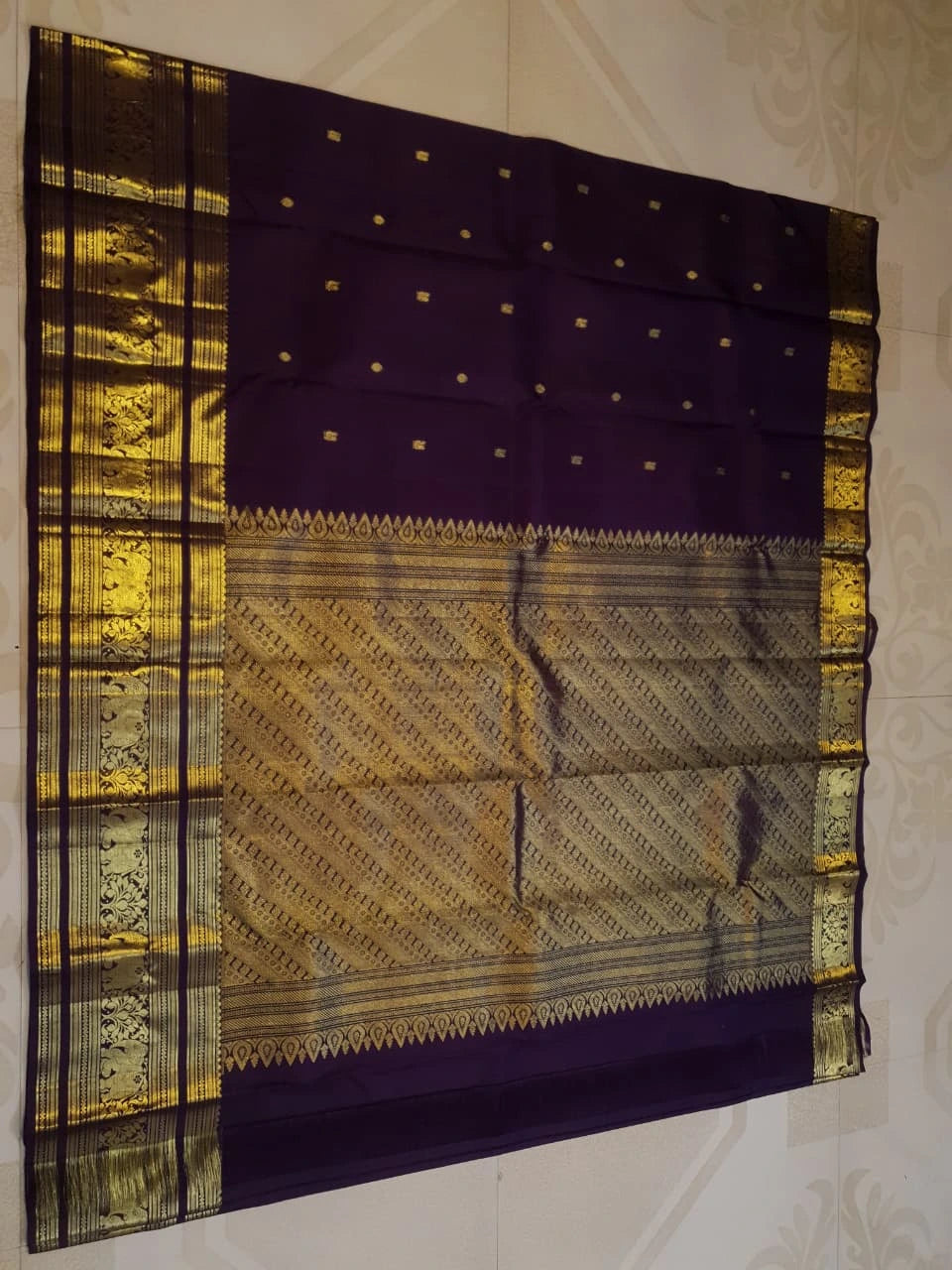 2G Pure Kanjivaram Silk Saree in Deep Purple with Rich Gold Zari Elephant Border and Traditional Buttas | Silkmark Certified