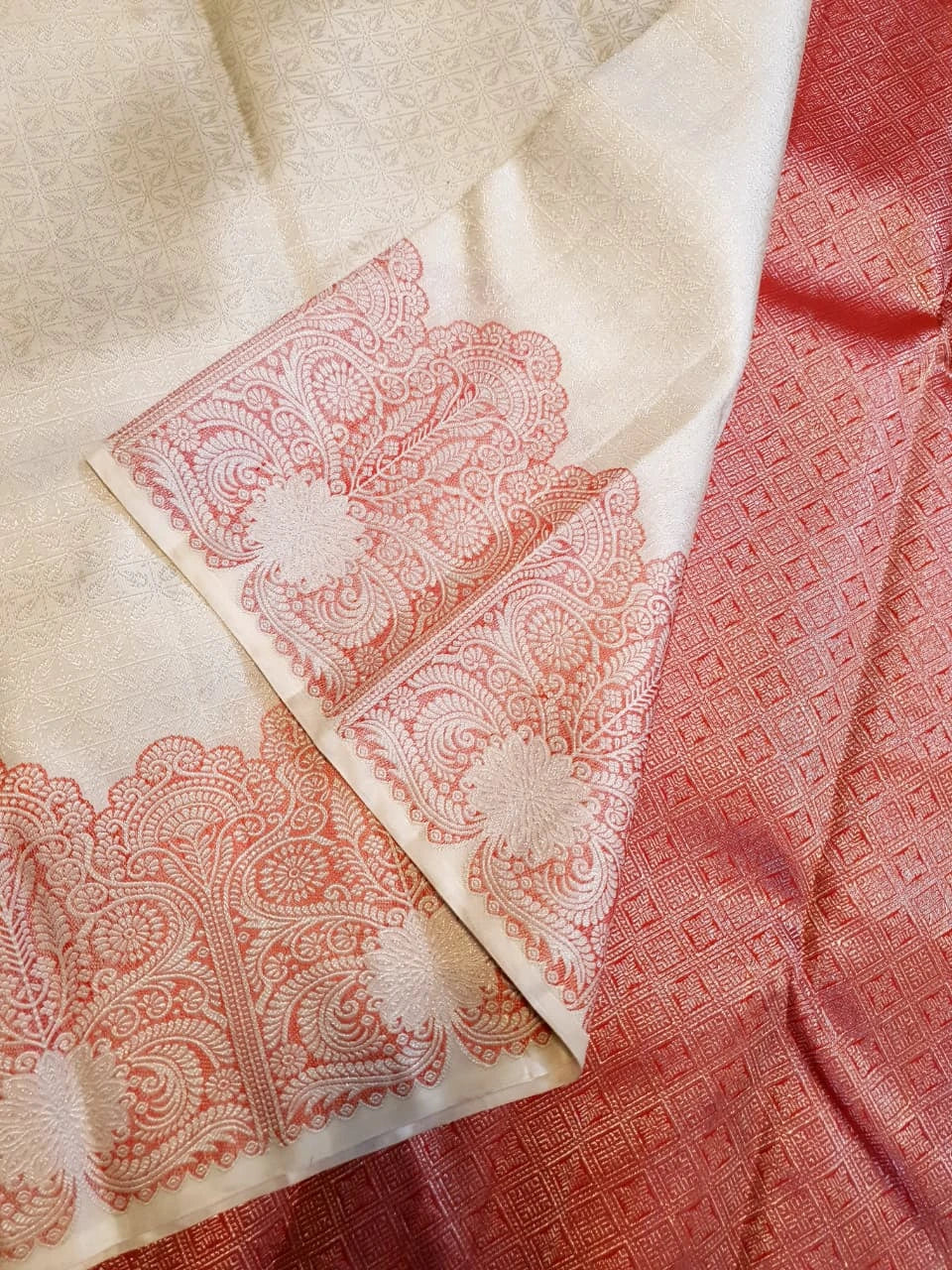 2G Pure Kanjivaram Silk Saree in Ivory White with Peach Floral Paisley Zari Border | Silkmark Certified