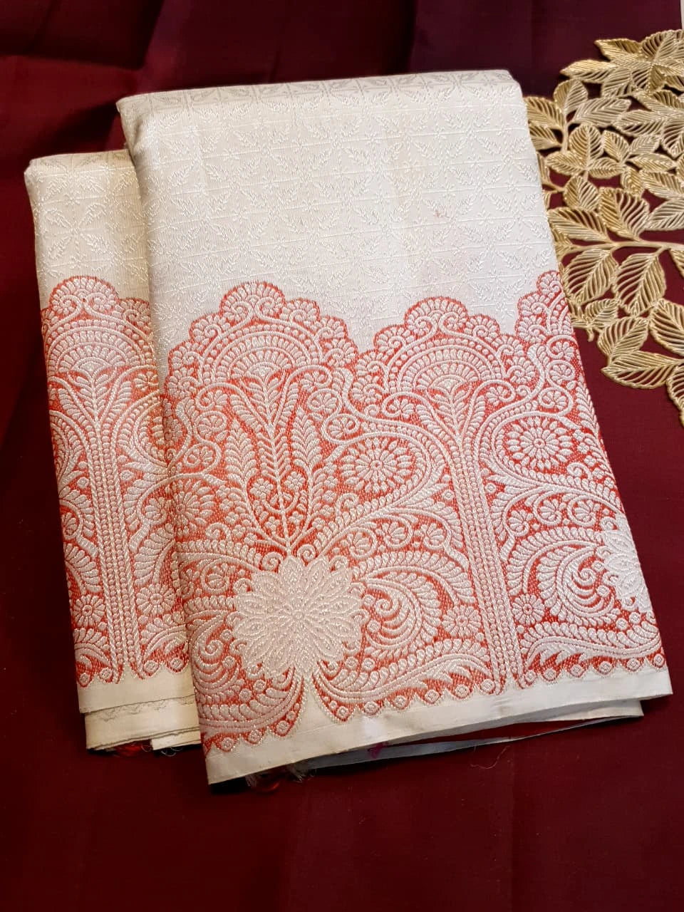 2G Pure Kanjivaram Silk Saree in Ivory White with Peach Floral Paisley Zari Border | Silkmark Certified