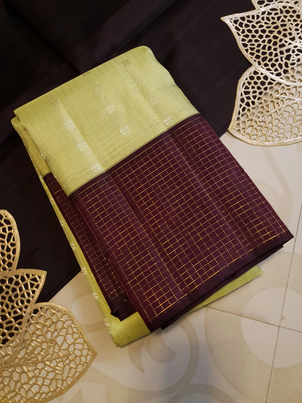 2G Pure Kanjivaram Silk Saree in Pastel Green with Contrast Wine Purple Border & Silver Zari Buttas | Silkmark Certified
