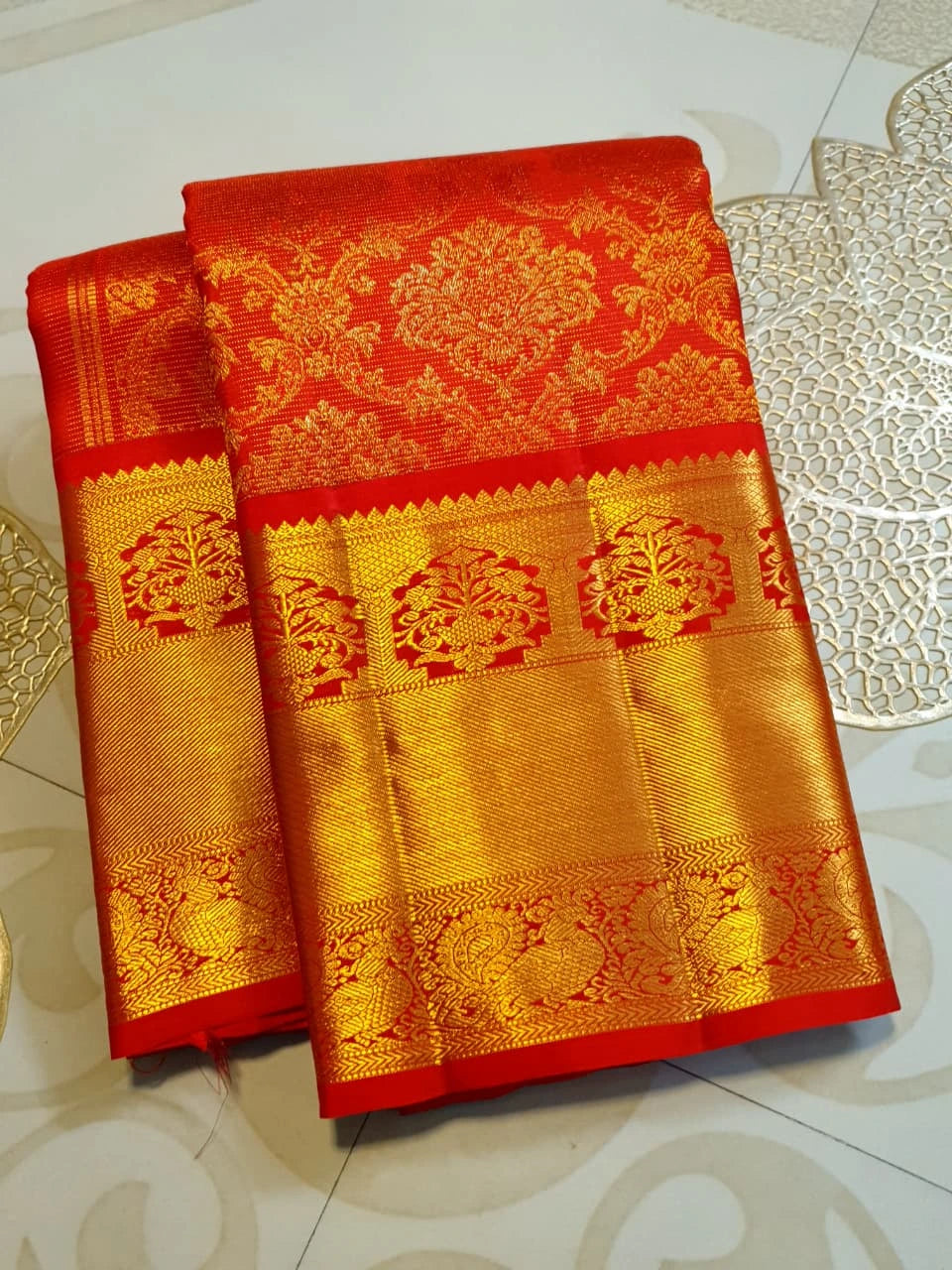 2G Pure Kanjivaram Silk Saree in Vermilion Red with Red | Silkmark Certified