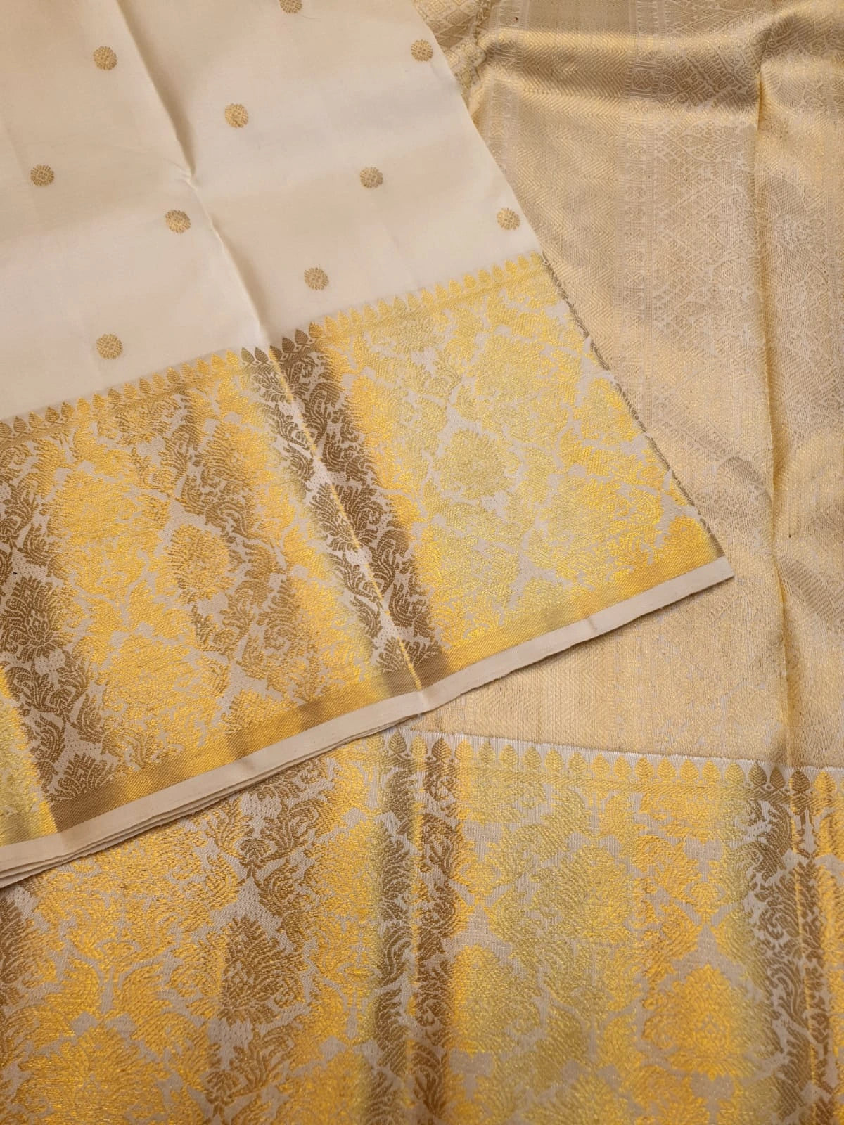 2G Pure Kanjivaram Silk Saree – Off White with Gold Zari | Silkmark Certified