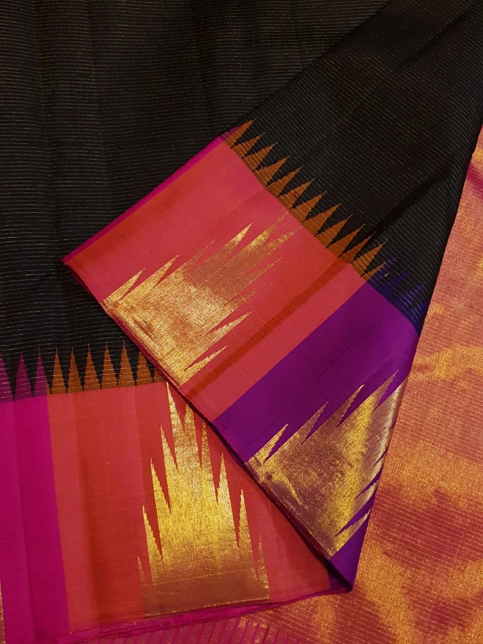 2G Pure 8kol Kanjivaram Silk Saree in Black with Pink | Silkmark Certified