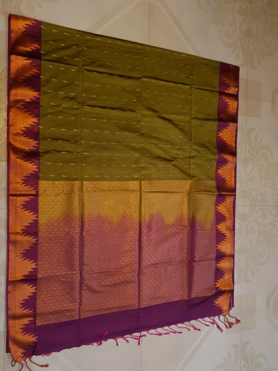 Slubby Soft Semi Silk Saree - Green