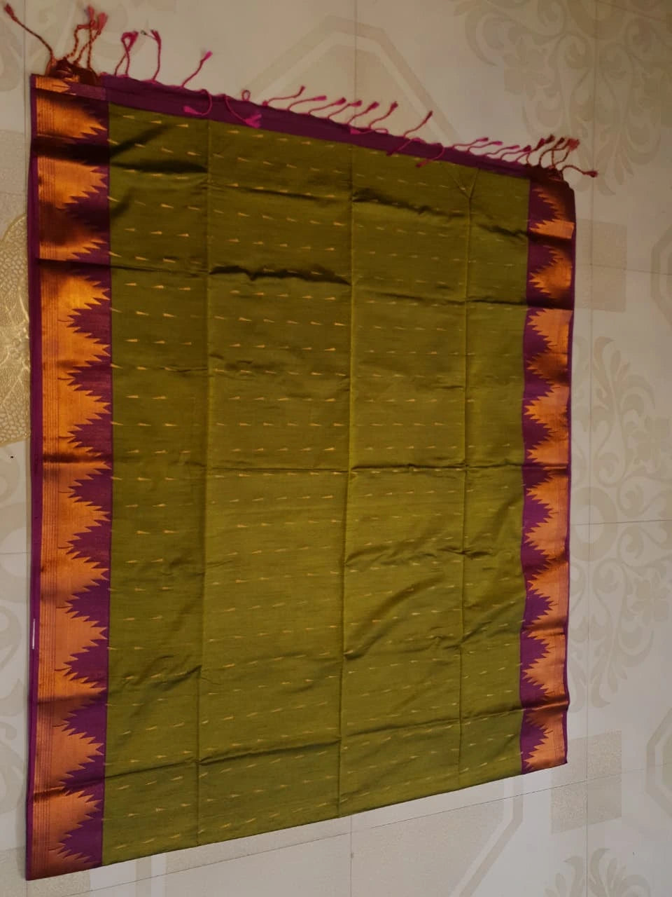 Slubby Soft Semi Silk Saree - Green