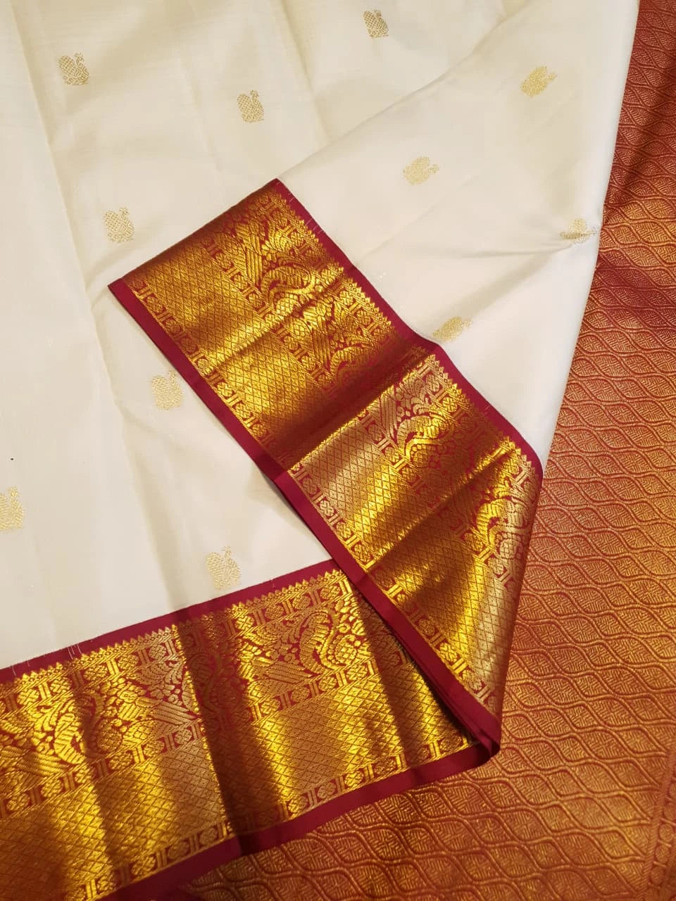 2G Pure Korvai Kanjivaram Silk Saree in Off-White with Maroon Contrast Peacock Border | Silkmark Certified