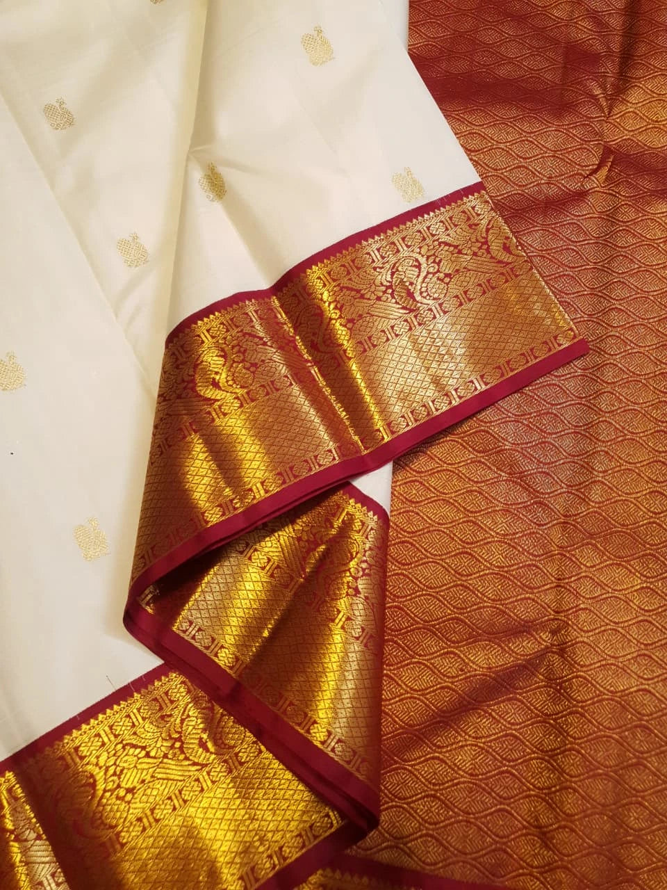 2G Pure Korvai Kanjivaram Silk Saree in Off-White with Maroon Contrast Peacock Border | Silkmark Certified