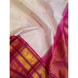 Traditional korvai kanchipuram silk saree with luxurious pink pallu accent