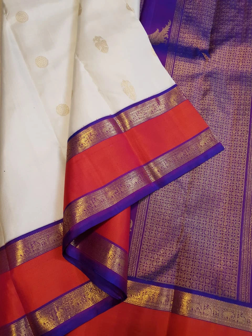 2G Pure Kanjivaram Silk Saree with White Bright Red & Royal Blue Zari Border and Gold Butta | Silkmark Certified