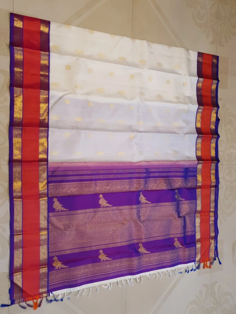 2G Pure Kanjivaram Silk Saree with White Bright Red & Royal Blue Zari Border and Gold Butta | Silkmark Certified