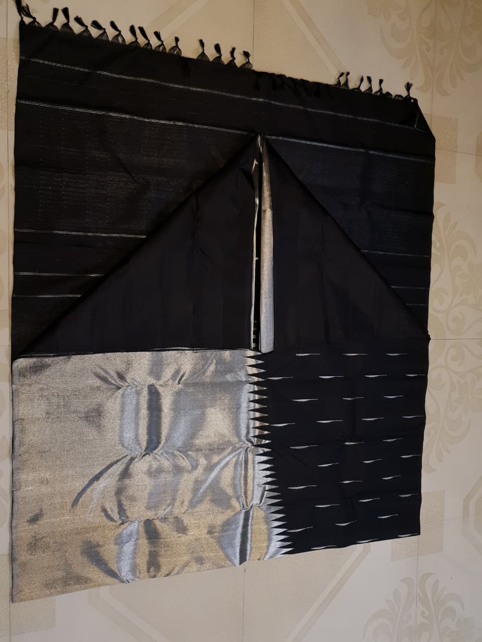 2G Black Pure Kanjivaram Silk Saree with Silver Zari Pallu and Geometric Zari Border | Silkmark Certified