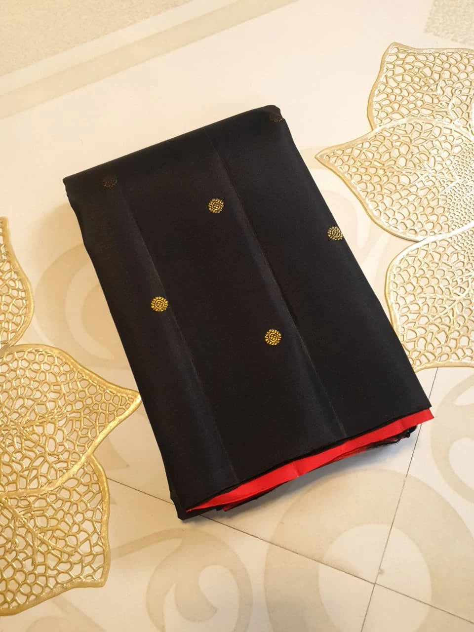 2G Pure Kanjivaram Silk Saree in Black with Golden Butta & Red Small Border | Silkmark Certified