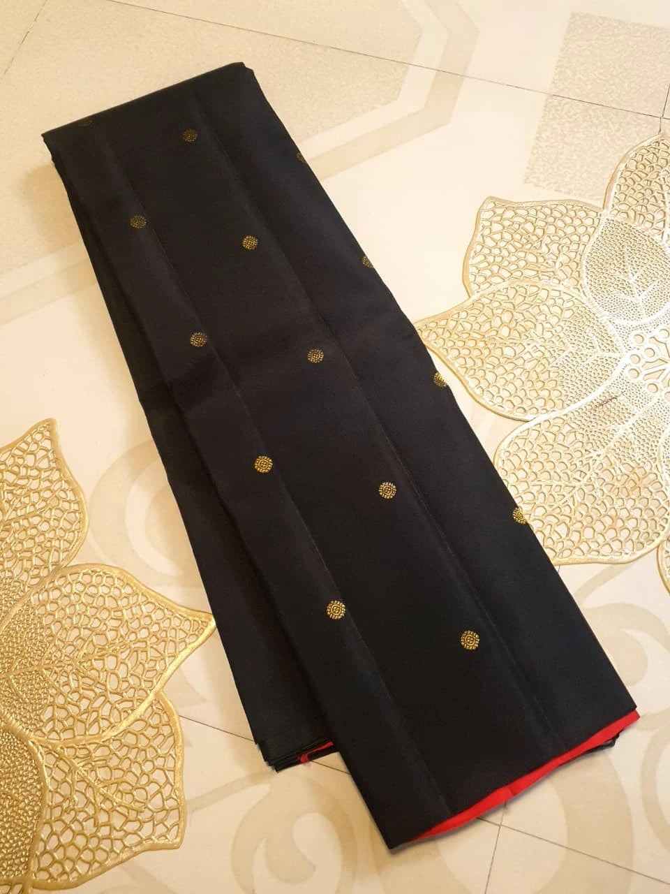 2G Pure Kanjivaram Silk Saree in Black with Golden Butta & Red Small Border | Silkmark Certified