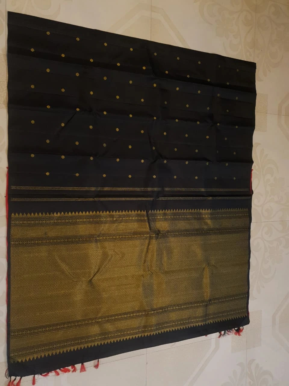 2G Pure Kanjivaram Silk Saree in Black with Golden Butta & Red Small Border | Silkmark Certified