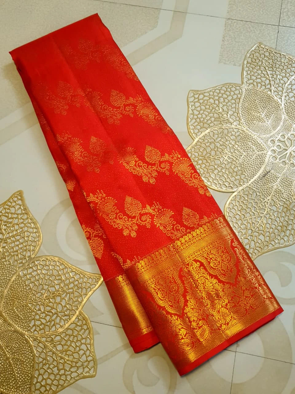2G Pure  Kanjivaram Silk Saree in Bright Red with Rich Gold Zari Floral Butta & Traditional Pallu | Silkmark Certified
