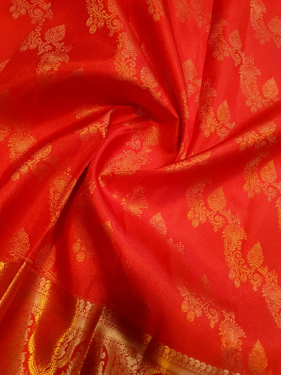 2G Pure  Kanjivaram Silk Saree in Bright Red with Rich Gold Zari Floral Butta & Traditional Pallu | Silkmark Certified