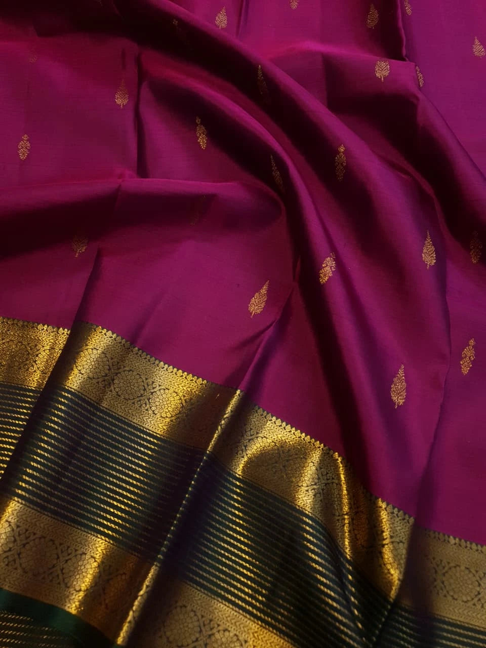 2G Pure Kanjivaram Silk Saree in Rich Magenta with Green Border & Traditional Gold Zari Butta | Silkmark Certified