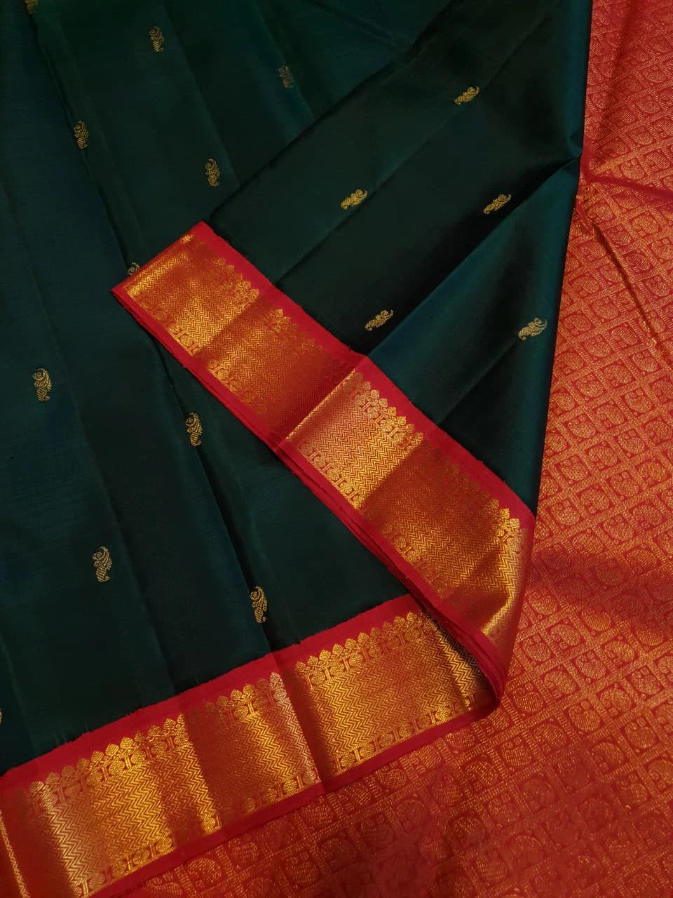2 Gram Pure Zari Korvai Kanjivaram Silk Saree in Deep Bottle Green with Red Border & | Silkmark Certified