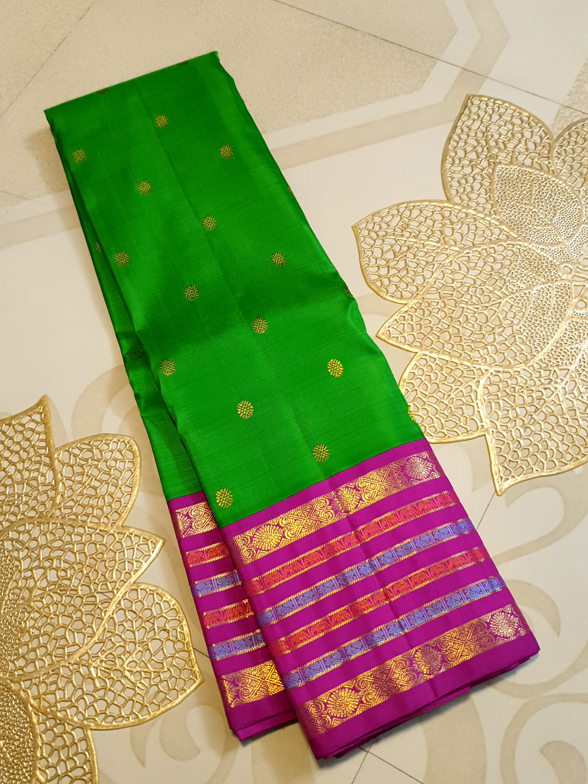 3G Pure Kanjipuram Silk Saree Parrot Green with Rani Pink Border & Gold Buttas | Prahla Silks