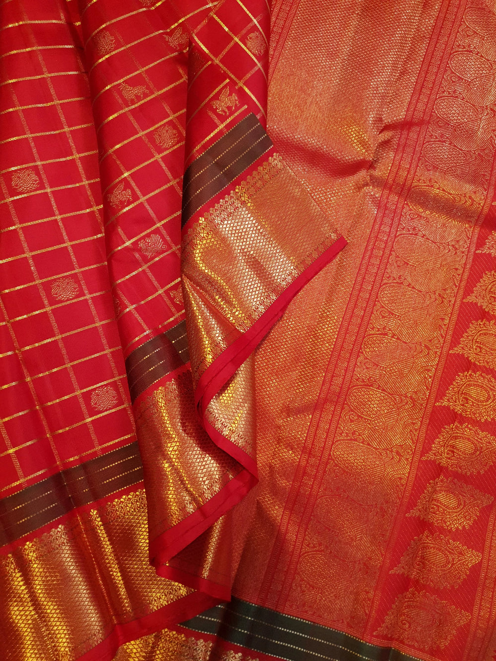 3Gram Pure Zari Kanjivaram Silk Saree in Traditional Red  | Silkmark Certified