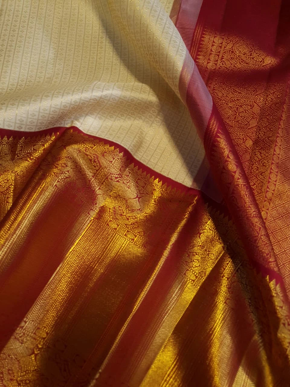 2G Pure Korvai Kanjivaram  Silk Saree in Cream with Red Contrast Border & Rich Gold Zari Peacock Design | Prahla Silks