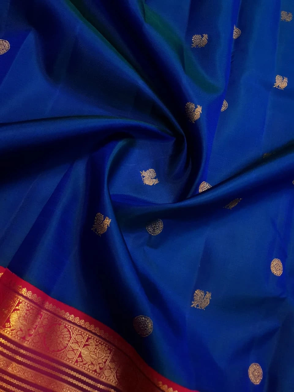 2G Pure Korvai  Kanjivaram Silk Saree in Royal Blue with Rich Red & Pink Zari Border and Traditional Peacock Weave | Silkmark Certified
