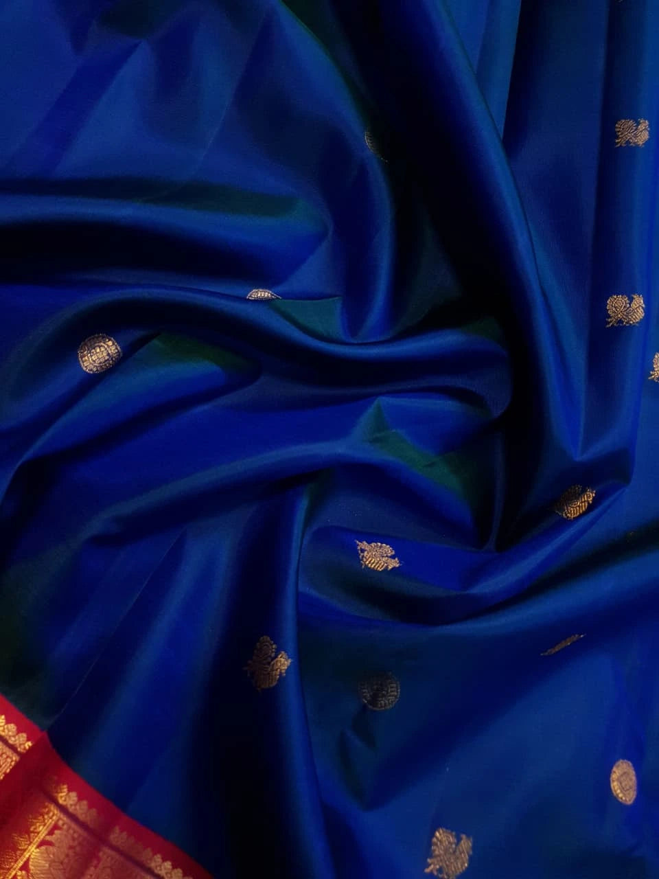 2G Pure Korvai  Kanjivaram Silk Saree in Royal Blue with Rich Red & Pink Zari Border and Traditional Peacock Weave | Silkmark Certified