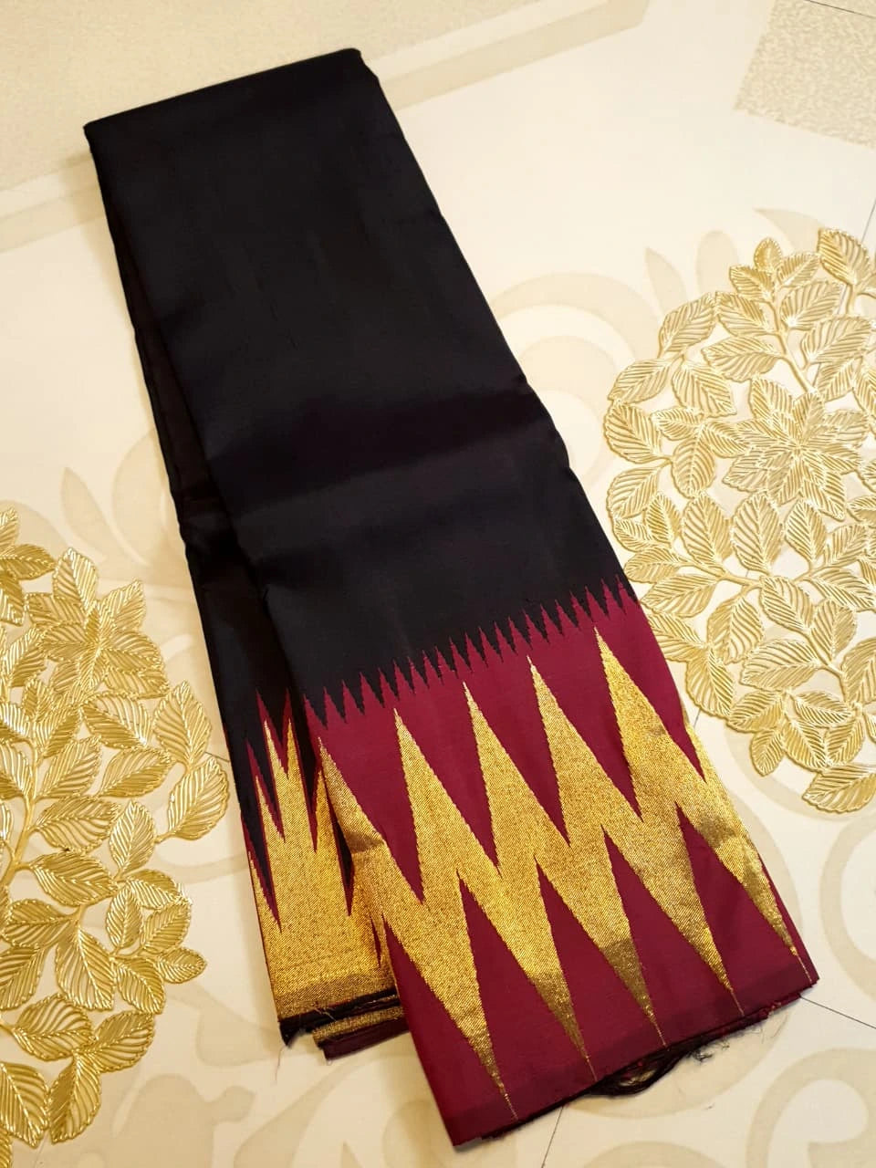 2G Pure Black & Maroon Kanjivaram Silk Saree with Zig-Zag Pure Zari Border