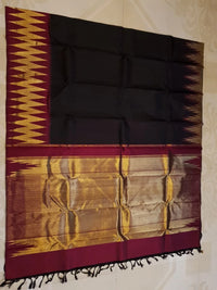 2G Pure Black & Maroon Kanjivaram Silk Saree with Zig-Zag Pure Zari Border