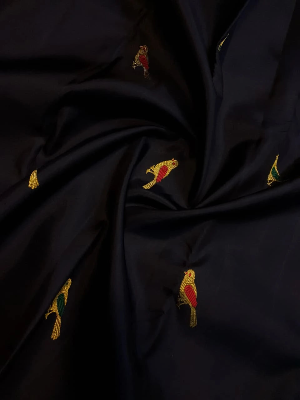 2G Pure  Kanjivaram Silk Saree in Black with Multicolour Bird Butta & Red Border | Silkmark Certified