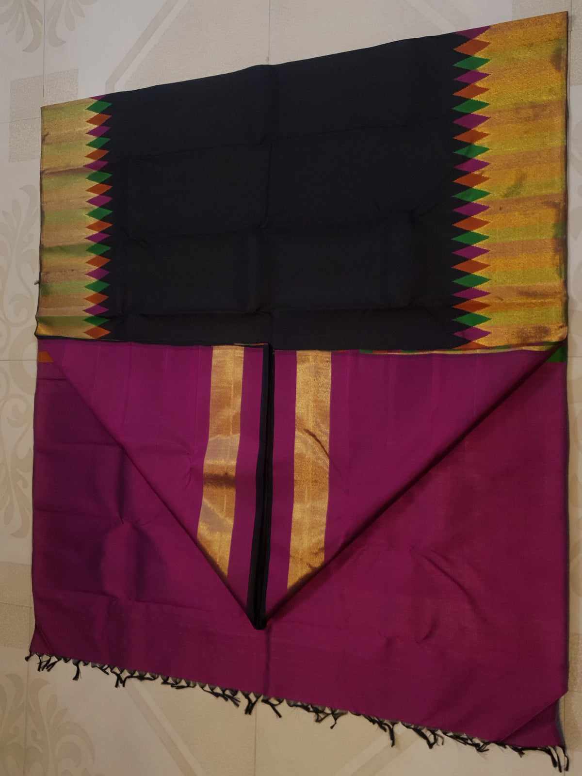 2G Black Kanjivaram Silk Saree with Multicolour Zari Border