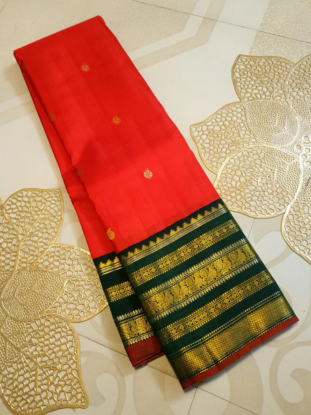 2G Pure Red & Bottle Green Korvai Kanjivaram Silk Saree