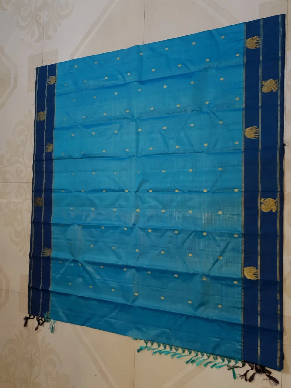 2G Pure Kanjivaram Silk Saree in Turquoise Blue with Navy Blue Elephant Zari Border & Small Zari Buttas | Silkmark Certified