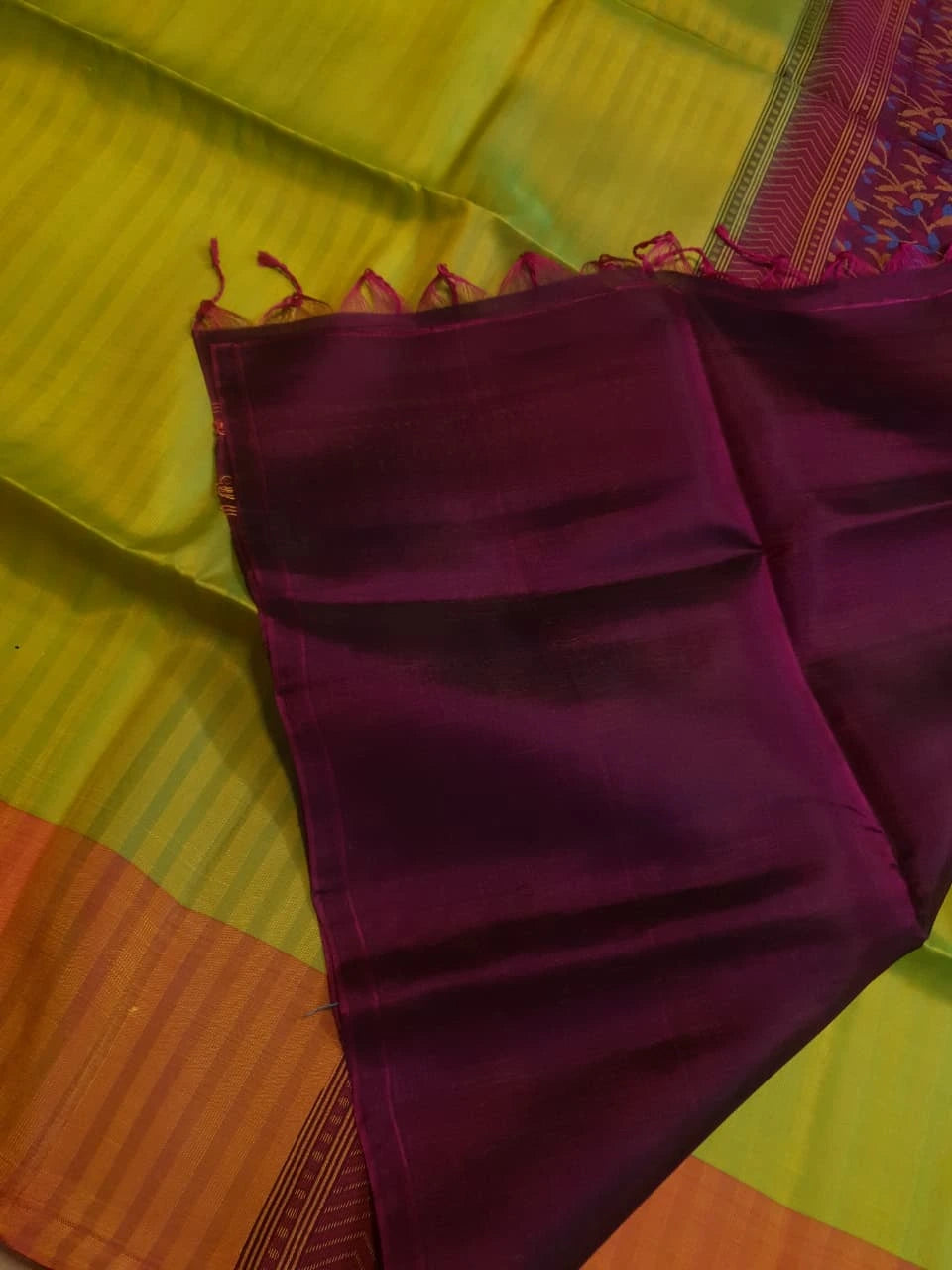 Elegant Kanchi Soft Silk Saree with Plain Border & Exclusive Floral Pallu | Silkmark Certified - Green