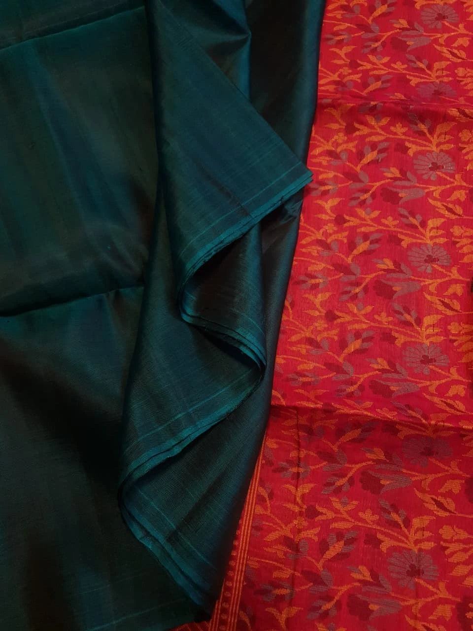 Elegant Kanchi Soft Silk Saree with Plain Border & Exclusive Floral Pallu | Silkmark Certified - Dark Green